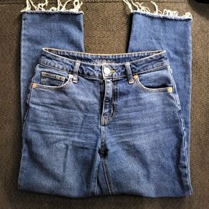 High rise straight ankle frayed jean